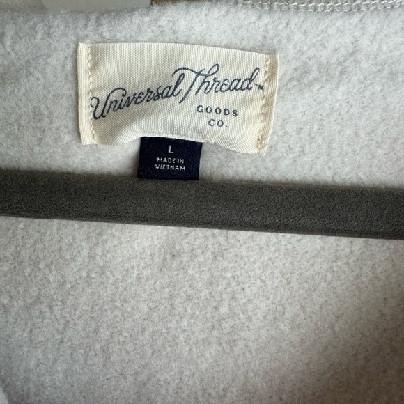 Universal Threads Hoodie - Picture 3 of 4